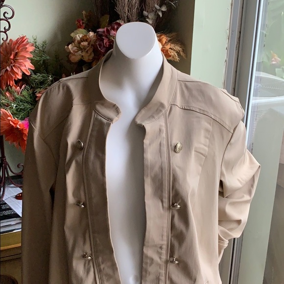 Jacket - Picture 3 of 13